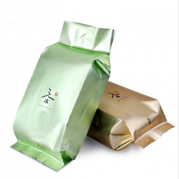 El bolso de la bolsa del té del lazo de la lata, empaquetado del grano de café se coloca encima de bolsa de papel del té del papel de k Kraft con la bolsa del choco de la galleta de la ventana