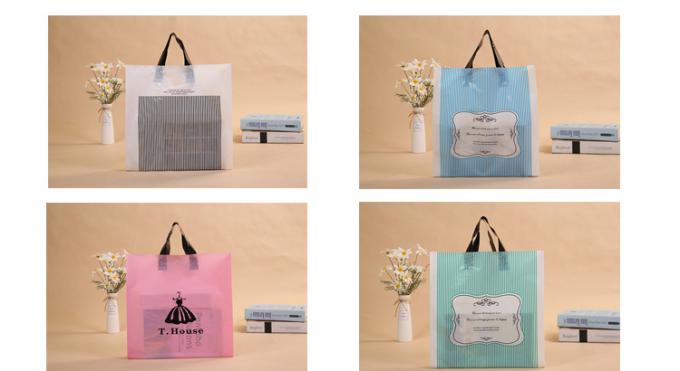 Bolso que hace compras plástico modificado para requisitos particulares de la manija suave del lazo de la impresión con las manijas